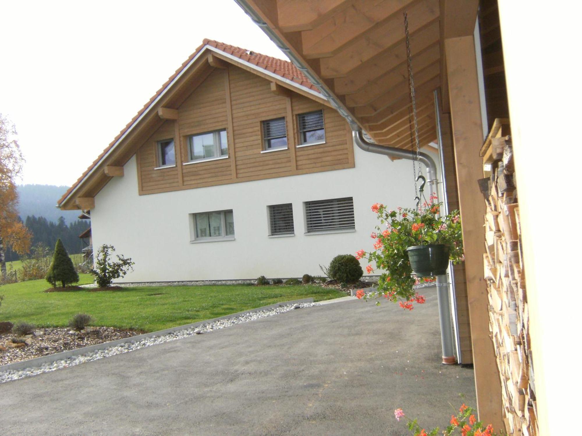 Appartement De Vacances Niederer La Cote-aux-Fees Exterior photo